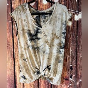 Coin 1804 Los Angeles Tie-Dye V-Neck Women's Top
